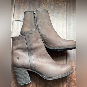 Frye Addie Ankle Booties Size 6